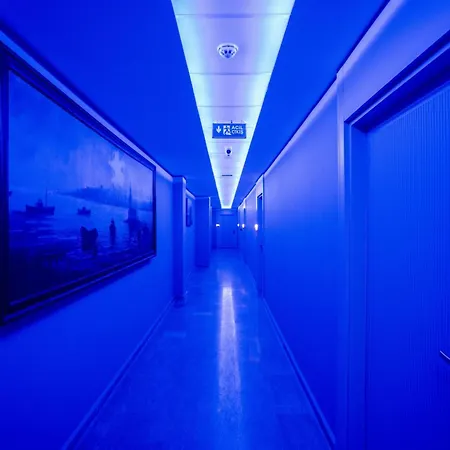 216 Station Hotel 3*