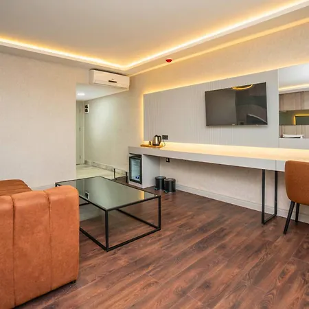 Hotel 216 Station 3*