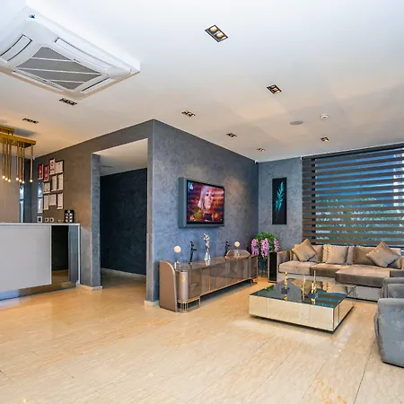 216 Station Hotel 3*