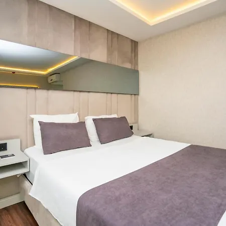 216 Station Hotel 3*