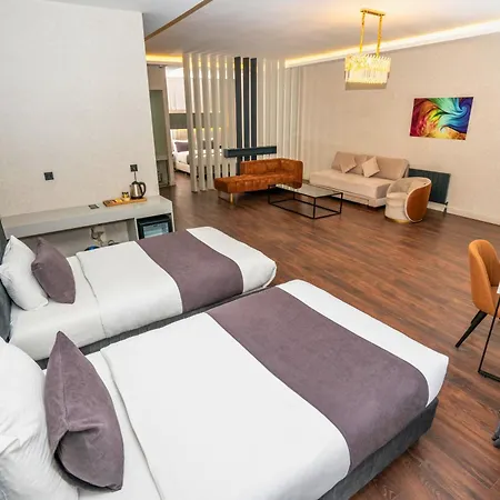 Hotel 216 Station 3*