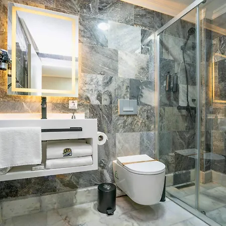 216 Station Hotel