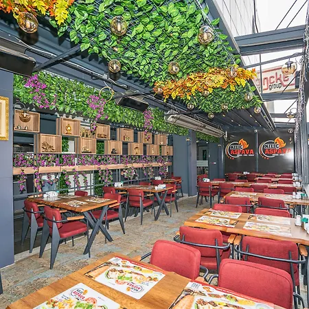 216 Station Hotel 3*